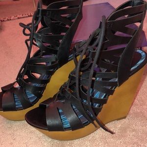 ⭐️⭐️BRAND NEW⭐️⭐️ Steve madden lace-up wedges